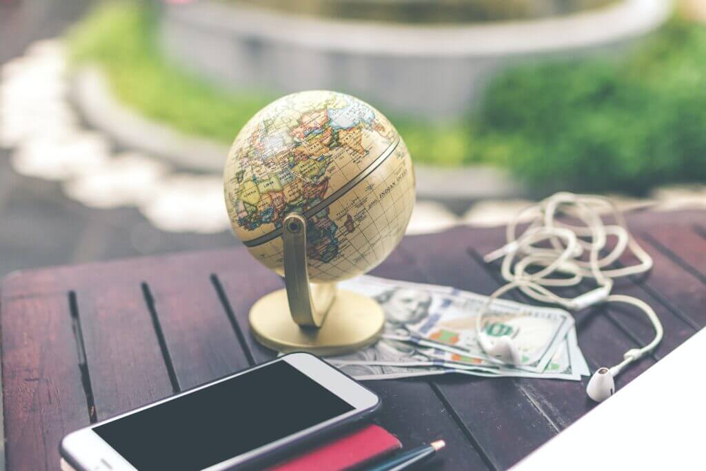 How Ecommerce Businesses Can Mitigate Seasonality By Shipping Internationally - FlavorCloud